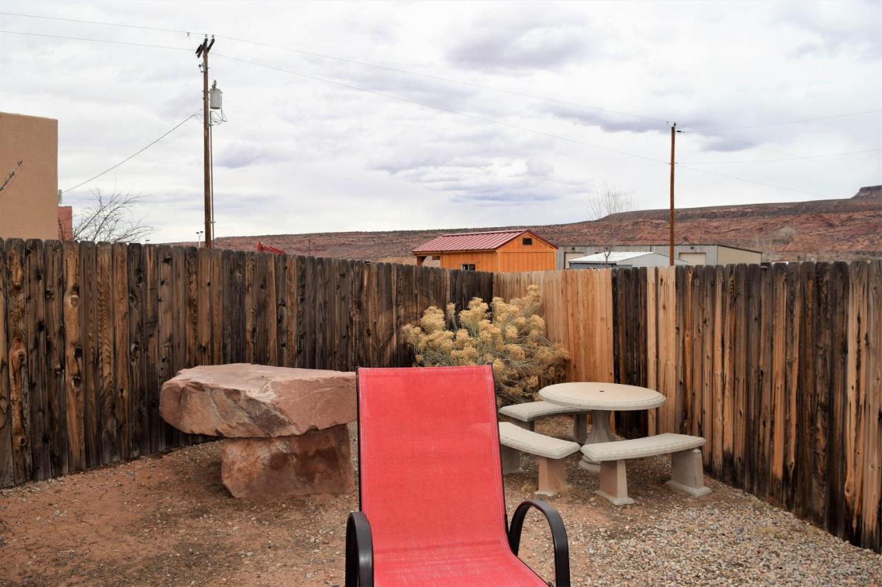 St Dane'S Desert Juniper Cabin Moab Exterior photo